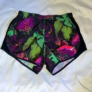 Nike shorts DRI-FIT girls size L
